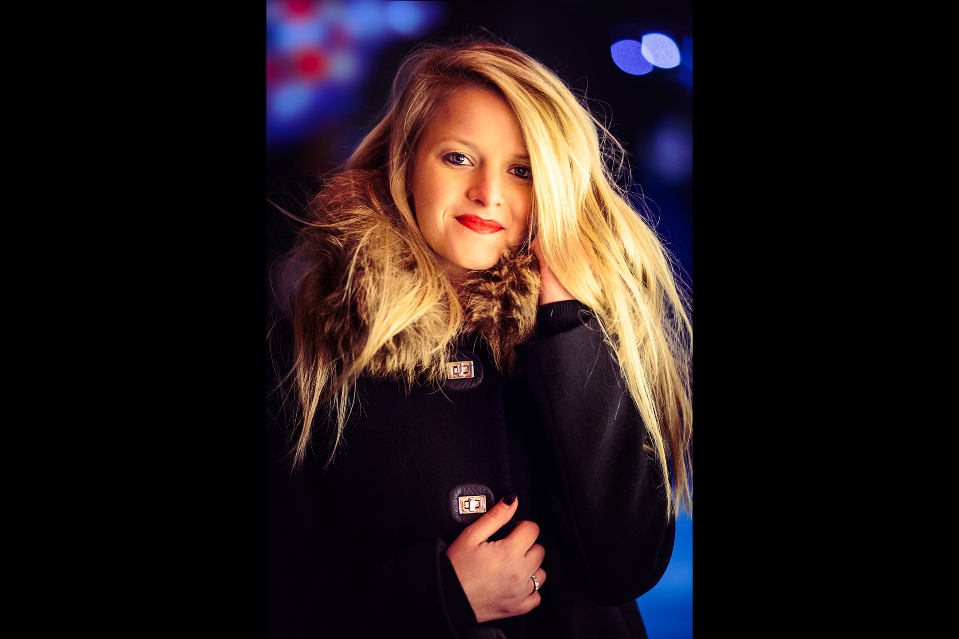 portrait de femme en extérieur, en noir et blanc - forfait séance solo peRCeption l'atelier photo Renaud Couderc Strasbourg Alsace